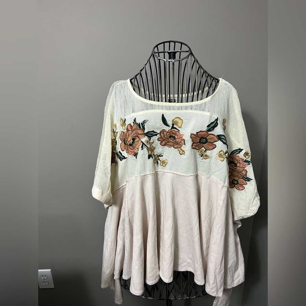 Gimmicks by Buckle Blouse